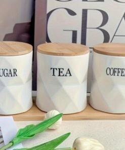 Set de 3 recipiente ceramice pentru cafea, ceai si zahar, Malooki Luxury Collection, alb, Capac din bambus, suport lemn
